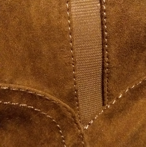 NWOT suede boots - Picture 2 of 6